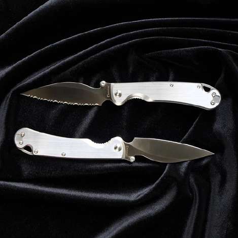 PELICAN SERRATED FRAMELOCK — Daggerr Museum June 2025